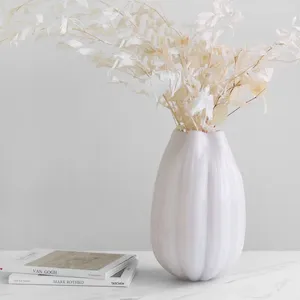 Vaser europeisk seniorkänsla av vitt glas imitation porslin vas vardagsrumsmodell ingång bordsdekoration blommor