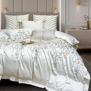 Set di biancheria da letto bianco ricamo reale europeo europeo da 1000tc di cotone egiziano set da matrimoni set di piumone coperchio per letto foglio lettino da letto