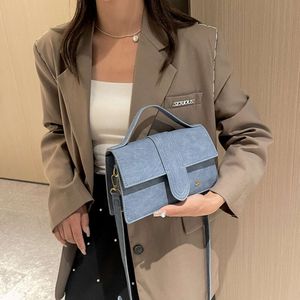 Hochwertige und Nischenbeutel für Frauen im Herbst 2023, neue trendige und vielseitige, einfache Eintasche mit einem Schulter, tragbarer kleiner, quadratischer Tasche