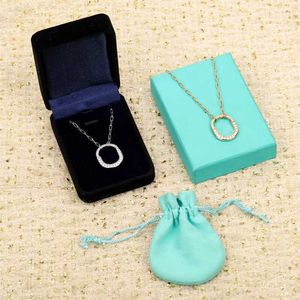 Designer Brand Tiffays Oval Ring Buckle Padlock Diamond Necklace Fashionable Commuter Light Luxury High Grade Exquisite Collar Chain Unisex