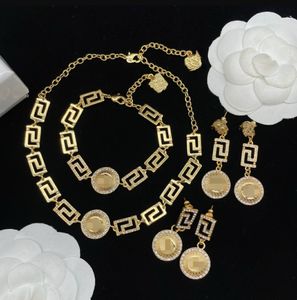 NEW Fashion Banshee Necklace Bracelet Coin Medusa portrait Pendants Stud Earring Sets Brass Ladies Men Designer Jewelry gifts HMS2202