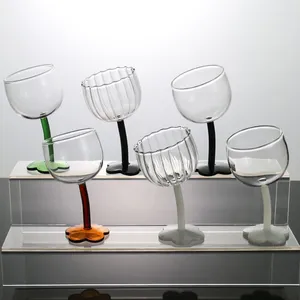 ワイングラスかわいい花のシャンパングラスガラスゴブレットチルトヘッド透明なロマンチックなトーストステムウェアカクテルドリンクウェア