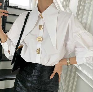 BLOUSES DESIGNER Kvinnor Metal Buttons Spring Women Lantern Sleeve White Shirts Tops stänger av kragen Korean Elegant Office M038