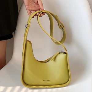 Luxury crossbody väskor för kvinnor läder citron färg axel väska kvinnor avslappnade satchels breda remmar mode väska handväska 240402