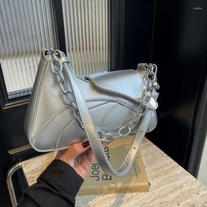 Umhängetaschen Silber Leder Crossbody für Frauen Luxus 2024 Y2K Koreanische Mode -Unterarm -Tasche Frauen Achselhändler Handtaschen