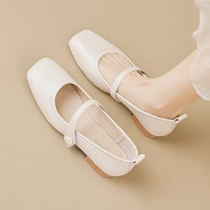 2023 Spring and Autumn Womens Low Heels Korean Style Party Wear Wear Mary Jane Black Flats Ladies Casual Boat Shoes 4143 240329