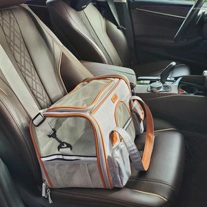 Кошачьи перевозчики и собака выходят из портативного стерилизации Messenger Pet Cary Rucksack