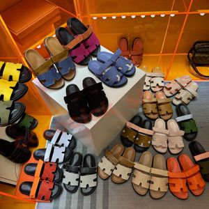 Tasarımcı Chypre Sandalet Erkek Kadınlar Flats Deri Parmak Tuval Tuval Sandalet Deri Süet Terlik Moda Plajı Kadın Terlik Yaz Sandalet Boyutları 35-45