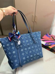 Designer's new high-quality shopping bag for men and women, fashionable travel bag, large-capacity retro shoulder crossbody handbag