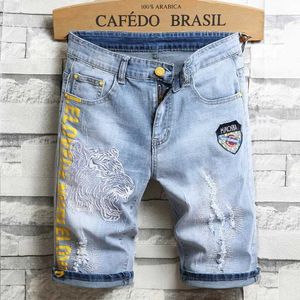 Men's Shorts Mens Embroidered Denim Shorts 2022 Summer Thin Tear Five Point Elastic Pants Trend Mens Clothing Denim Shorts J240407