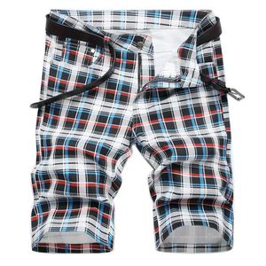 Men's Shorts Mens checkered digital printed shorts summer checkered Tatar elastic denim stripes fashionable slim fit jeans J240407