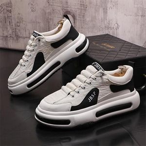 Scarpe casual uomini sneaker sneaker traspiranti uomini addestratori che jogging runner ad aria si cestino incristato chaussure homme