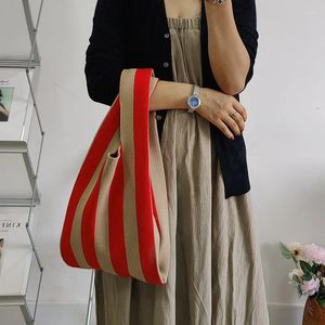 Totes Handtaschen Japan Südkorea Kontrastfarbe gestreiftes Weste Stricker Schultertasche gewebt Einkaufen