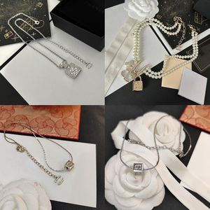 Serce Pearl Designer Naszyjniki łańcuchy Diamentowe litera szyja wisiewniki 18k złota platowana miedziana marka łańcucha swetra kobiety biżuteria ślubna