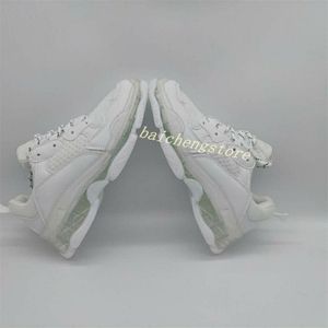 2024 Triple S Beige Sneaker Chunky Shoes Thick Bottom Dad Shoe Newst Color Casual Shoe Trainers Box Ingant Top Selling Outdoor Sneakers R5