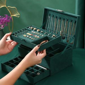 3-Layer Green Velvet Jewelry Organizer großer Kapazitätsring-Halskette Make-up-Halter Hüllen Schmuckschachtel für Frauen mit Lock240327