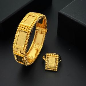 Försäljning Kuwait Golden Jewelry och Mellanöstern Handgjorda armband och ringset -strömlinjeformad design utsökta och delikat 240311