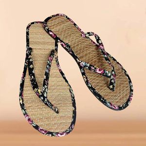 Slippers Fashion Flower Ethnic Style Casual Ladies Rattan Grass confortável Anti-deslizamento Flip Flip Flip Shoes internos e externos