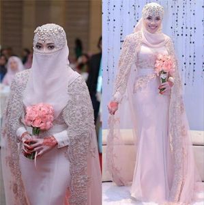 Lindos vestidos de noiva muçulmanos árabes 2020 Apliques de renda alta de pescoço com mangas compridas com vestidos de noiva de bandos