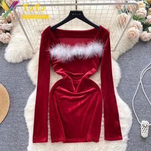 Casual Dresses Elegant Formal Party Dress Red Black Fur Panel långärmad sammet Autumn/Winter 2024 High End Slim Bodycon Club