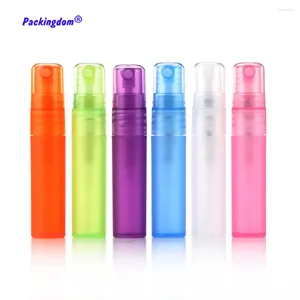 Speicherflaschen 100pcs kleiner Parfüm Zerstäubungsstift Plastikflasche Nebel Spray Proben Behälter leerer Verpackung Kosmetikrohr Sprühgerät 5ml