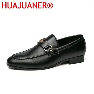 Sapatos casuais panos de salto de cor de cor de moda sólida festa de casamento diariamente clássico slip-on metal gentleman vestido cp070