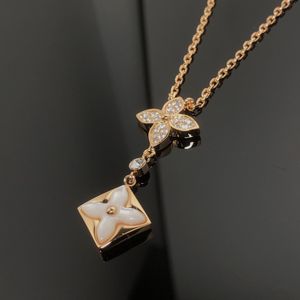 New High Quality Luxury Designer Jewelry Four Leaf Clover Necklaces Pendants Mother-of-Pearl for Women gold Necklaces Girl Valentine's Mother's Day Engagement Gift