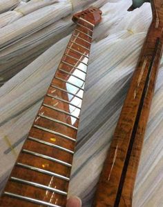 1pc Tiger Flame Maple Electric Guitar Neck 21 Fret 255Inch Guitar Part Gloss5452695