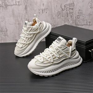 Casual Shoes European Style Wedding Party Mode klassische atmungsaktive Sneaker Dicke Bottom Business Walking Sladers V67