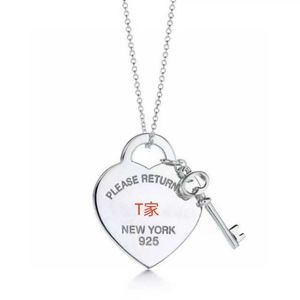 Designermarke Tiffays S925 Sterling Silver Womens Key Love -geformte Halskette Mode vielseitiger Anhänger kleiner leichter Luxus -Schlüsselbeinkette mit Logo
