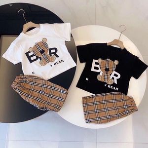 2024 Summer Fashionable Children's Short Sleeve T-shirt New Little Bear Men's and Women's Shorts Handsome Two Piece Set