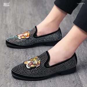 Sıradan Ayakkabı Lüks Rhinestone Fasulye Erkek Trend Net Kırmızı Küçük Deri Ruh Genç Adam Bir Ayakkabı Loafer A9