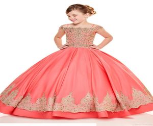 Mercan Balo Gowns Prenses Küçük Kızlar Pageant Elbiseleri Altın Nakış Boncukları Soğuk Omuz Çiçek Kız Elbise Düğün Partisi Bir7438001