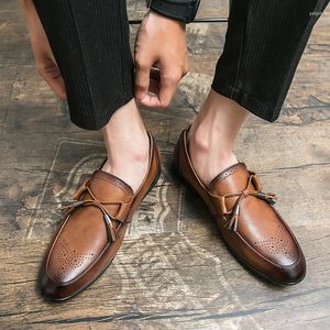 Casual Shoes Men's Tassel Tip Loafers Carved Comfortable Soft Sole Breathable Designer