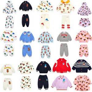 2024 Koreanska baby tröjor och byxa Set Spring Casual Kids Girl Boy Sweaters Cartoon Children School kläder 240320