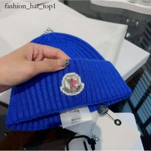 Moncleir 2024 Winter Beanie Monclair Hat Women Mens Designer Authentic Knitted Hat Oversized Fox Fur Ball Official Website 1:1 Caps: High Quality with Scarf 7676