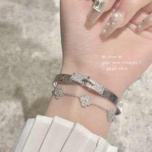 Charm Luxury Original Designer Money and Temperament H Classic Buckle Armband Row Diamond Stacked Minimalist With Logo