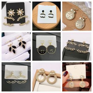 18k Gold Plated Luxury Brand Designers Letters Stud Clip Eartrop Round Geometric Famous Women Crystal Rhinestone Metal Earring Wedding Party Jewerlry