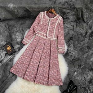 Two Piece Dress 2024 High quality tweed Ruy Suits two-piece womens long sleeved plain jacket jacket+sleeveless vest dress 2-piece set S-XLC240407