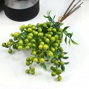 Flores decorativas Berries artificiais para o Natal Faux Simulation Simulation Simulation Berry Bouquet Wedding