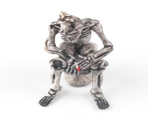 1 datorer Creative Skull Toalettväska Gummi Keychain Keyring Car Ornament Accessories Charm Pendant Funny Gifts6913124