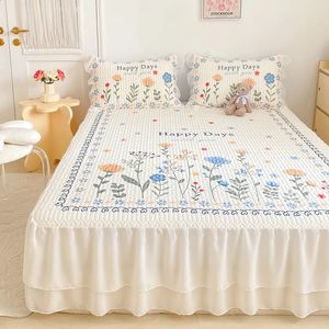 Bed Skirt Bedding Set Bed Sheets and Pillowcases INS Summer Latex Ice Silk Mat 3-pcs French Washable Princess Bedding Set 240329