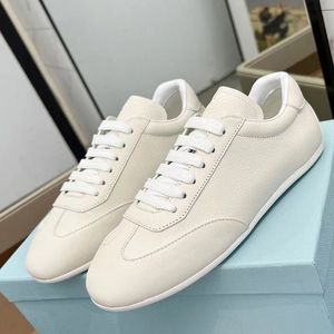 Женщины Новые прибытие Flat Trainers Designer Hot Sale Cround Tow