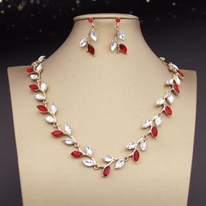 Conjuntos de jóias de noiva de cristal para mulheres Brincos de colar de gargantilhas de folhas de luxo Moda de noiva 240401