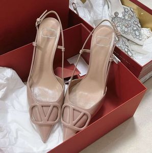 Luxury Sandals Womens High Heels Senior Fashion Designer Shoes Letter Wedding Dinner Wear well2024