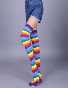 Neue Women Fashion Lady Dame Oberschenkel über Kniesocken Regenbogen Ankunft High Striped Long Stripey Strumpf Socken Atmung Gute Elastizität STO5180972