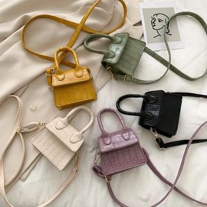 Bag 2024 Kvinnor Mini Square Fashion Small Quality Pu Leather Handbag Crocodile Mönsterkedja axel Messenger Väskor