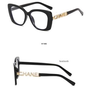 Chanells Glasses New Designer Sunglasses Black Thick Frame Sunglasses for Women's Advanced in Style Personal Fashion Spicy Girl Cat Eye Chanells Sunglasses 9052