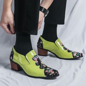 Casual skor grön kinesisk stil läder tjock botten vattentät plattform gentleman byrå loafers män elegantes aftonklänningar