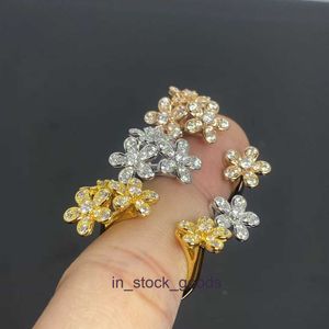 Anéis de designer de ponta para feminino novo conjunto de flores Diamond Trendy Ring Four Flower Full Diamond Rose Gold Gold Gold Gold Ring Jewelry Original 1: 1 com logotipo real